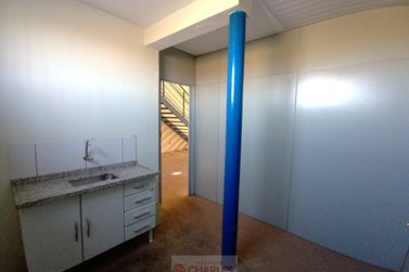 Sal&atilde;o Comercial para alugar - 300m&sup2; - Centro