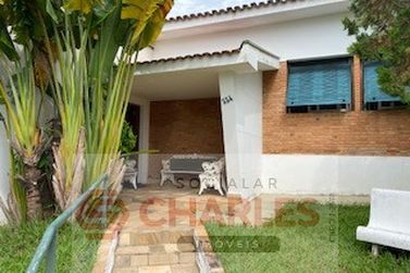 Casa &agrave; venda - 360m&sup2; - Centro