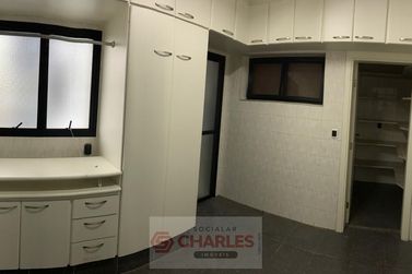 Apartamento &agrave; venda - 165m&sup2; - Centro