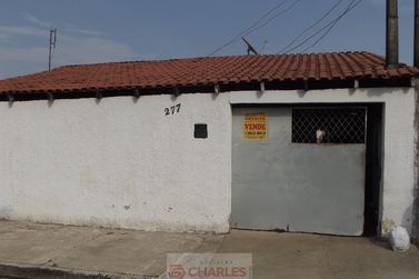 Casa &agrave; venda - 100m&sup2; - Centro