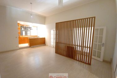 Casa &agrave; venda - 600m&sup2; - Centro