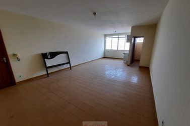 Sal&atilde;o Comercial para alugar - 35m&sup2; - Centro