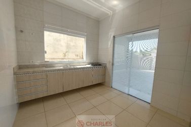Casa &agrave; venda - 164m&sup2; - Centro