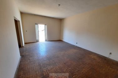 Casa para alugar - 10m&sup2; - Centro