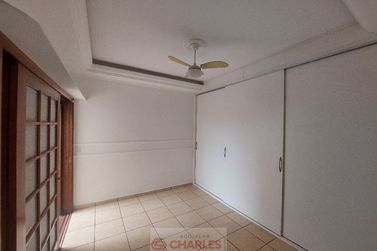 Casa para alugar - 240m&sup2; - Centro