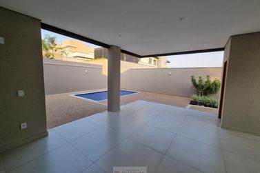 Casa &agrave; venda - 350m&sup2; - Centro