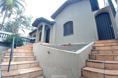 Casa para alugar - 292m&sup2; - Centro
