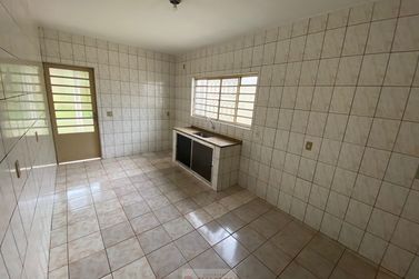 Casa &agrave; venda - 100m&sup2; - Centro