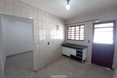 Casa para alugar - 77m&sup2; - Centro