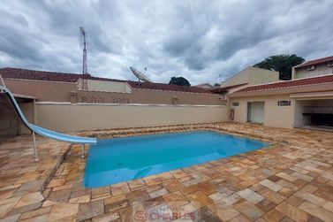 Casa &agrave; venda - 340m&sup2; - Centro