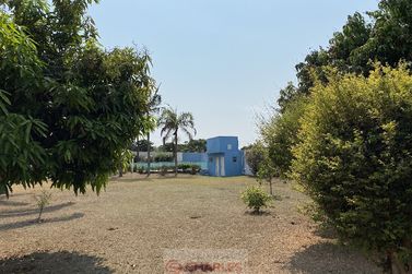 S&iacute;tio &agrave; venda - 400m&sup2; - Centro