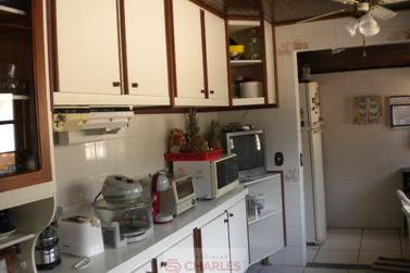 S&iacute;tio &agrave; venda - 300m&sup2; - Centro