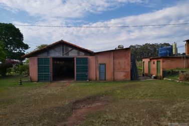 S&iacute;tio &agrave; venda - 10m&sup2; - Centro