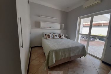 Casa &agrave; venda - 326m&sup2; - Centro