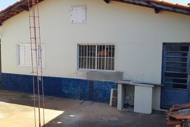 Casa &agrave; venda - 90m&sup2; - Centro