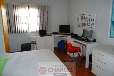 Casa &agrave; venda - 450m&sup2; - Centro