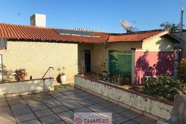 Casa para alugar - 296m&sup2; - Centro