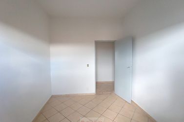 Casa para alugar - 10m&sup2; - Centro