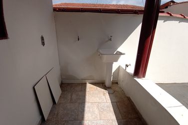 Casa para alugar - 77m&sup2; - Centro
