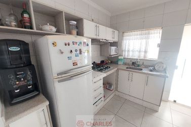 Casa &agrave; venda - 200m&sup2; - Centro