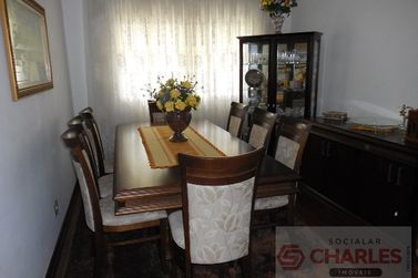Casa &agrave; venda - 335m&sup2; - Centro