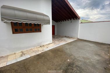 Casa &agrave; venda - 100m&sup2; - Centro