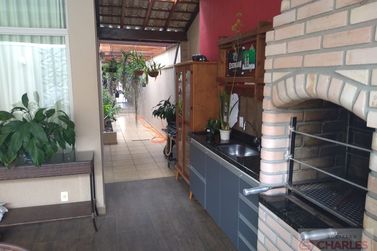 Casa &agrave; venda - 438m&sup2; - Centro