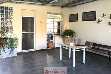 Casa para alugar - 296m&sup2; - Centro