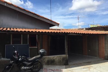 Casa &agrave; venda - 100m&sup2; - Centro