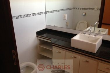 Casa &agrave; venda - 800m&sup2; - Centro