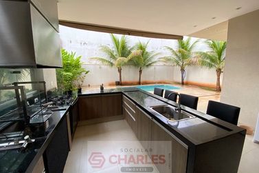 Casa &agrave; venda - 369m&sup2; - Centro