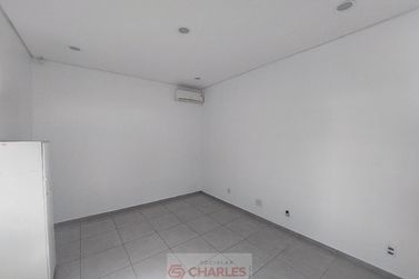Sal&atilde;o Comercial para alugar - 15m&sup2; - Centro