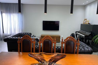 Casa &agrave; venda - 224m&sup2; - Centro