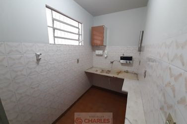 Sal&atilde;o Comercial &agrave; venda - 228m&sup2; - Centro