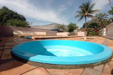 S&iacute;tio para alugar - 320m&sup2; - Centro