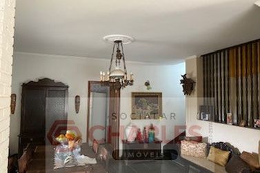 Casa &agrave; venda - 360m&sup2; - Centro