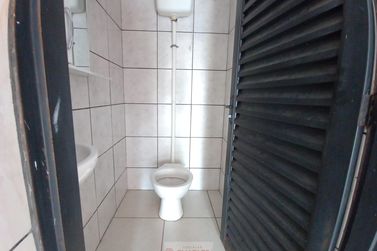 Sal&atilde;o Comercial para alugar - 35m&sup2; - Centro