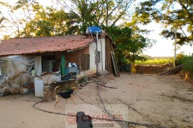 S&iacute;tio &agrave; venda - 150m&sup2; - Centro
