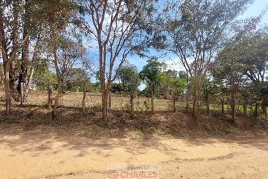 S&iacute;tio &agrave; venda - 10m&sup2; - Centro