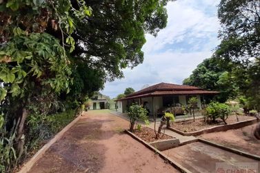 S&iacute;tio &agrave; venda - 160m&sup2; - Centro