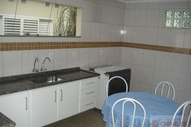 Casa &agrave; venda - 300m&sup2; - Centro