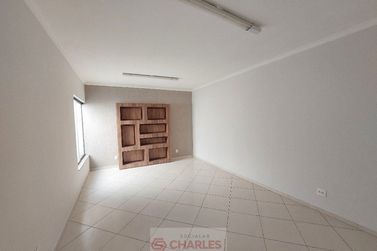 Sal&atilde;o Comercial para alugar - 23m&sup2; - Centro