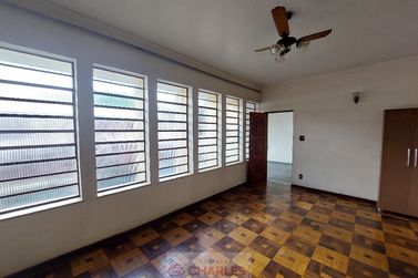 Casa &agrave; venda - 246m&sup2; - Centro