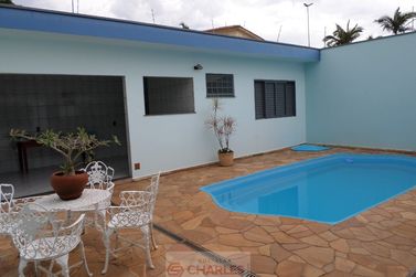 Casa &agrave; venda - 224m&sup2; - Centro