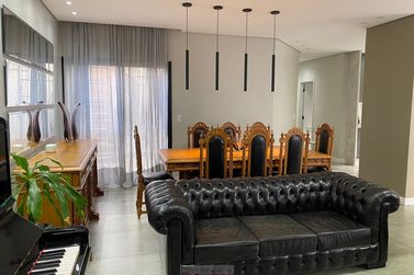Casa &agrave; venda - 224m&sup2; - Centro