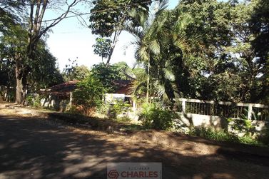 S&iacute;tio &agrave; venda - 110m&sup2; - Centro