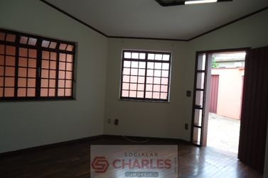 Casa &agrave; venda - 100m&sup2; - Centro
