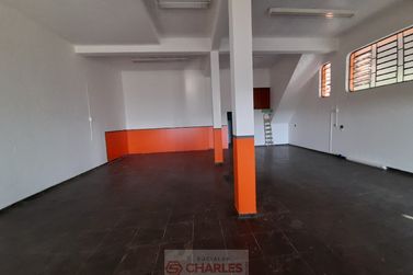 Sal&atilde;o Comercial para alugar - 400m&sup2; - Centro