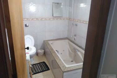 Sal&atilde;o Comercial &agrave; venda - 500m&sup2; - Centro
