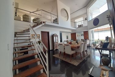 Casa &agrave; venda - 326m&sup2; - Centro